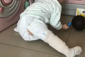 到底给宝宝穿纸尿裤还是拉拉裤，两者区别还挺明显的，别穿错了图片