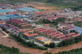 缅方遣返111名妙瓦底园区中国籍人员【三分钟新闻早知道】图片