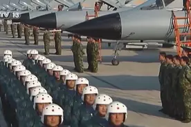 歼-10的27年奋飞路：从国产“争气机”到“空中多面手”图片