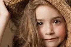 没想到那个酷爱“狼嚎”的小女孩后来成了医科大学的校花图片