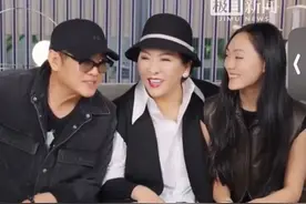 62岁李连杰官宣大女儿即将结婚，送上一辆国产汽车当礼物，有4个女儿，大女儿是与前妻黄秋燕所生图片
