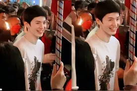 揭阳这夜，陈哲远的虔诚都要溢出屏幕了，果然潮汕人都热衷迎老爷图片