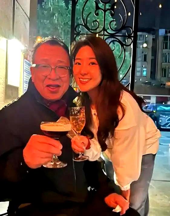 人在做天在看！许绍雄去世私生活被扒，撕开了娱乐圈的“体面”