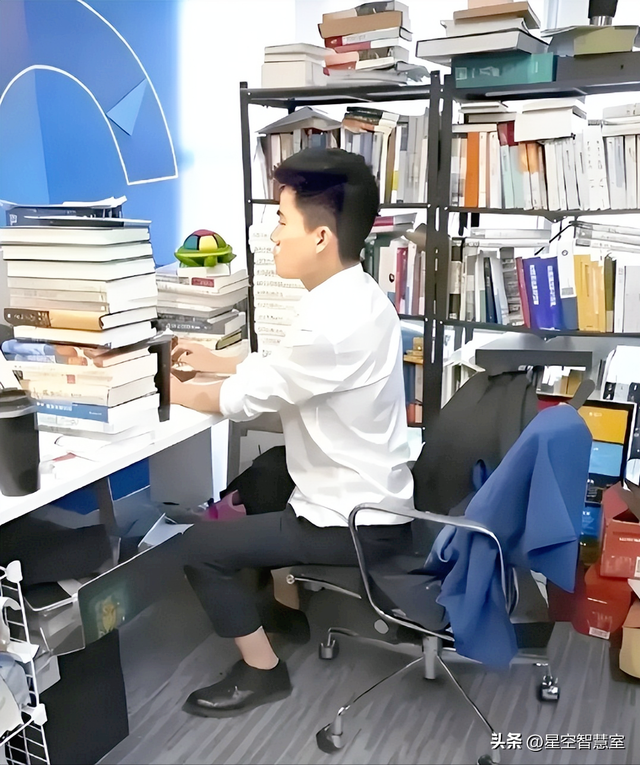 年收入二三十亿？董宇辉团队辟谣，与辉同行直播数据已碾压前东家