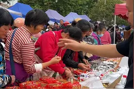 农村摆摊暴利生意曝光！成本5毛卖10块，月入2万+的秘密全在这！图片