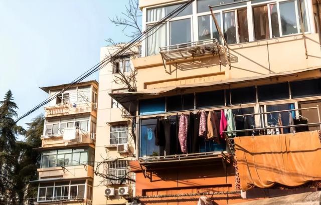 拆迁全面叫停？满24年房龄的老小区，一律按新规处理！业主迎利好