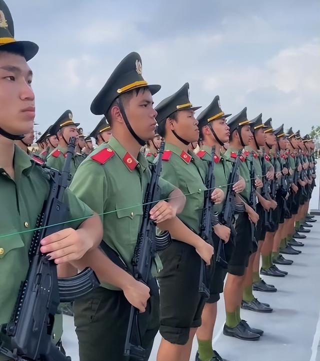 越南与中国杠上了？中国前脚定下9月3阅兵，越南后脚就定9月2！