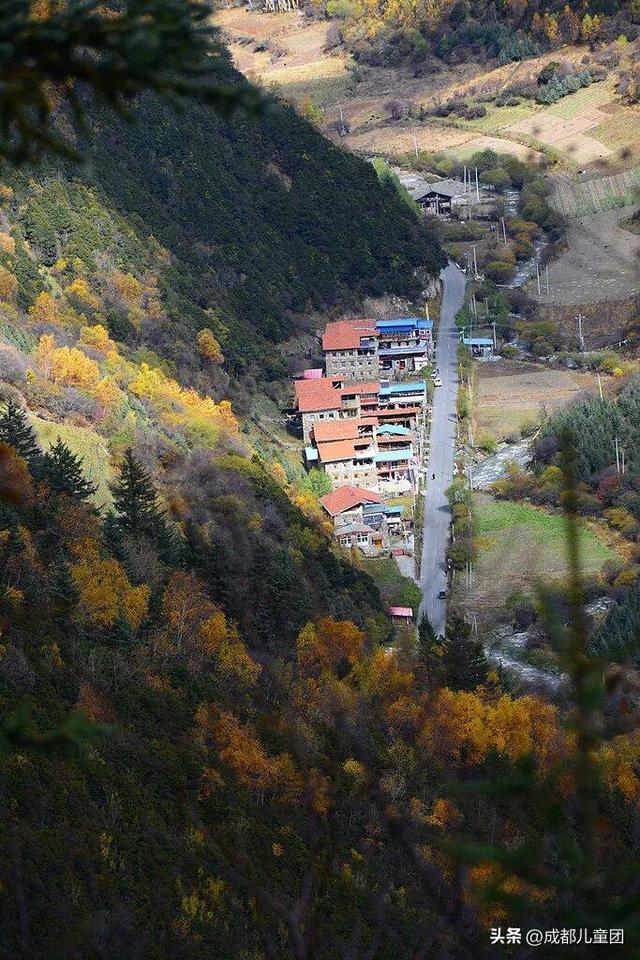 成都不远！这三个地方的红叶，美得很超过！