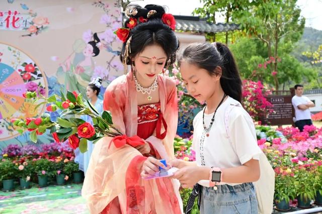 4月4日，莲花花神邂逅赛博机器人，邀您玩转观音山花朝节