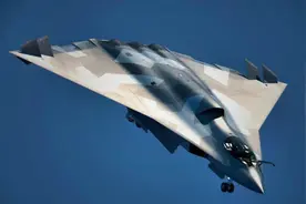 美媒：空军隐身战略轰炸机的噩梦来了，中国歼-36将是B-21天敌？图片