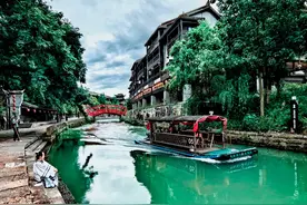 中国最大气的古镇，廊桥世界第一，风景抢眼美食满街，还不要门票图片