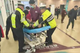 聊城一私家车直接冲向交警！什么情况？图片