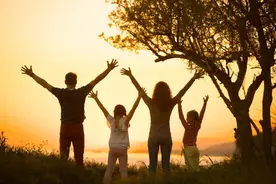 45岁已婚男子出轨自己初恋，结局...图片