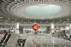 实拍深圳两座超级地铁站，从入站到乘车走到腿软！图片