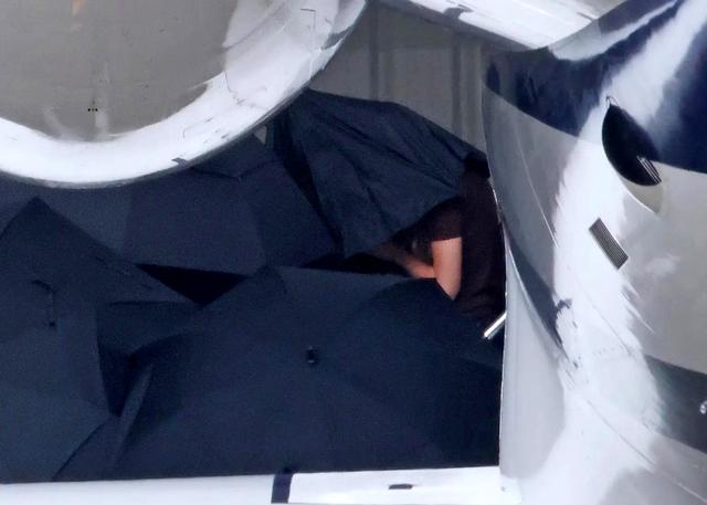 赛琳娜本尼梦幻婚礼，亲情密友成看点，比伯隔空送祝福