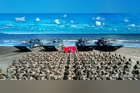 解放军05式两栖战车，总计有1300多辆，到底有多强悍？图片