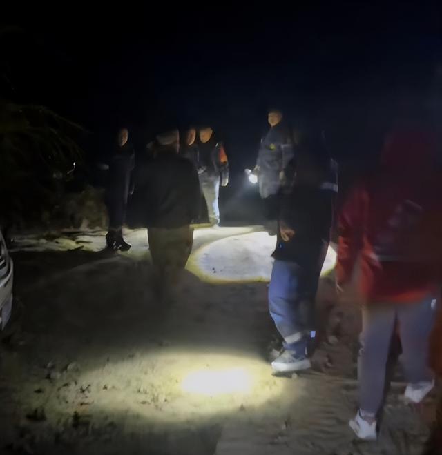 辽宁4岁女童走失后续！院内监控流出，网友炸锅：难怪能跑3公里