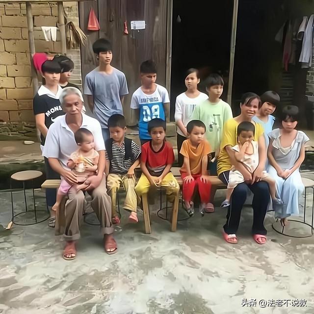 广西夫妇21年内生下15个孩子，2022年政府介入调查，如今怎样了？