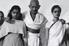 老照片回顾甘地一生：长期与少女同眠共浴，建议中国停止反抗日军图片