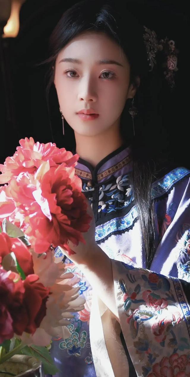 鎏光盛典——王小亿时尚写真大图