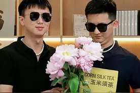 笑不活了！一件短袖与辉同行一天卖了5万单，董宇辉使劲嚯嚯骞哥图片