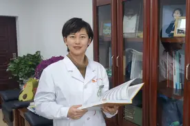 中专护士出身，三甲副院长获全球护理最高荣誉图片