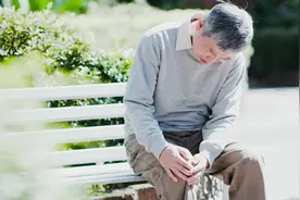 72岁老伯被查出严重梅毒！他犯了一个致命的错误，引以为戒图片