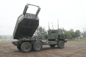 中美俄最强火箭炮射程对比：美500公里，俄95公里，中国是多少呢图片