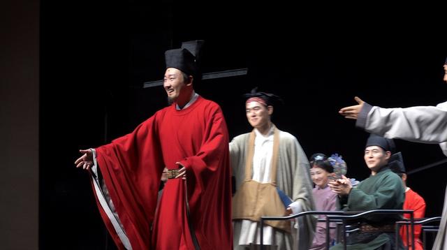 朱媛媛离开8个月后，52岁辛柏青终于传出喜讯，朱媛媛可以放心了!