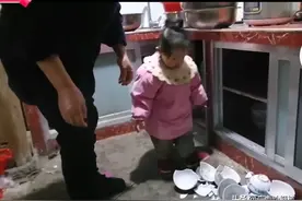 小时候打碎一个碗被追五条街说打死我，感觉天塌了，压力比房贷大图片