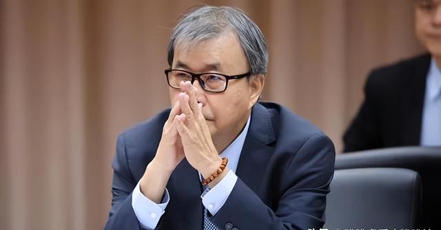 大陆发布26道警告	，赖清德家人已逃亡美国，洪秀柱：统一指日可待