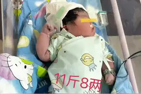 “常州市一孕妇产下巨婴”引群嘲，暴露多少人比文盲更可悲的现象图片