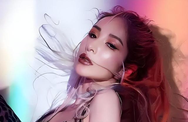 色字头上一把刀，“管不住下半身”的萧亚轩，终究走到了这一步！