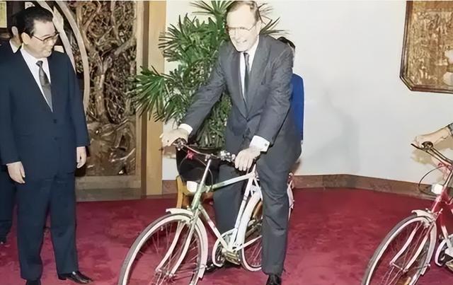 最爱中国的美国总统，一生访华22次，曾说世界的未来在北京！