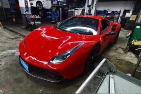 超跑的耐用性怎么样？看看这辆200万的法拉利488你就知道了图片