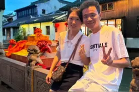 怀远夫妇“越挫越勇”，应铁粉要求更新幸福视频，网友评论两边倒图片