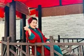 万岁山王婆说媒，一夜爆红的背后，啪啪打了谁的脸？图片