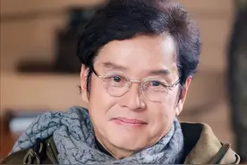 “渣男始祖”谭咏麟：骗发妻丁克打胎，小三却凭子上位拥亿万资产图片