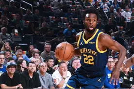 勇士险胜雷霆！6人上双，库里绝杀，维金斯回暖，小佩顿主导攻守图片