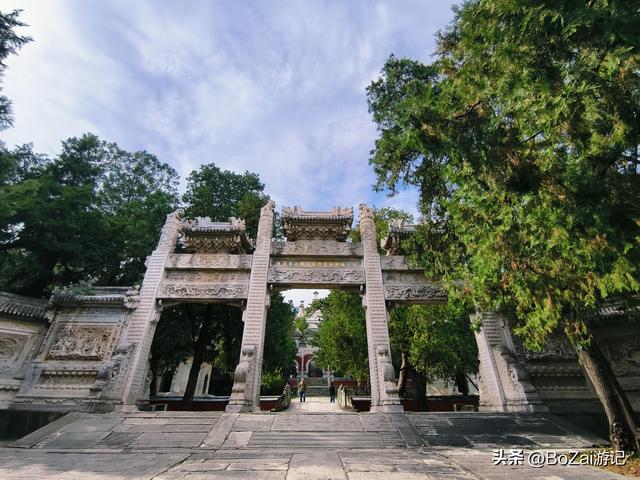 逛十次香山才发现，碧云寺藏金刚塔，机位超绝