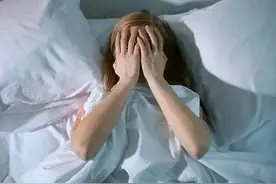 睡前只要你记得默念这三个字，就能睡好觉，以后再也不怕失眠了。图片