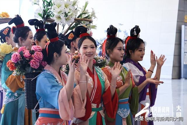 清明文旅添新意 代王府演艺亮相大同南站 古风迎宾暖客心