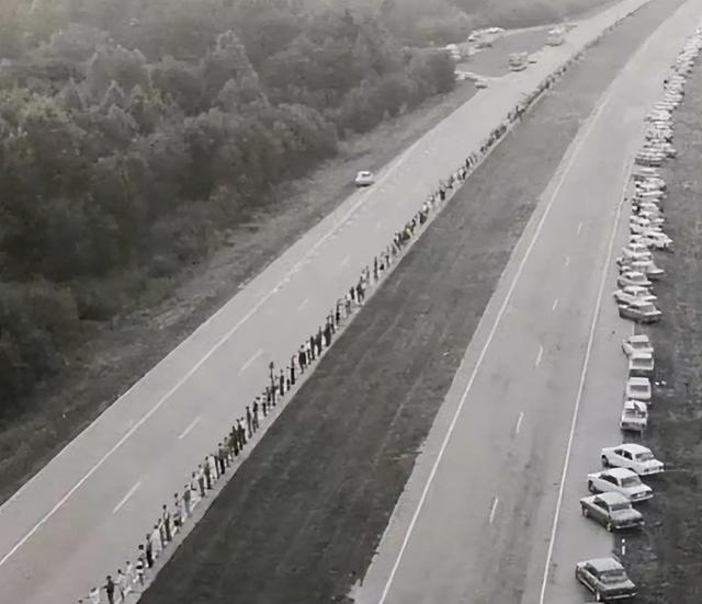 立陶宛为啥被称为“欧洲淫窟”？一起去瞧瞧这个可悲的中欧小国 第9张