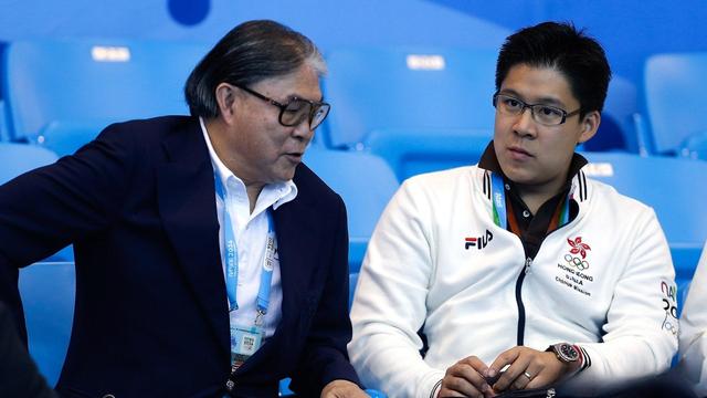 霍启刚也没想到，他79岁的父亲霍震霆，如今还能再为霍家“争光”