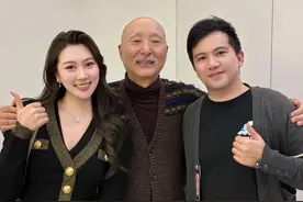 陈佩斯兄妹罕见同框，妹夫张山站边上，外甥女仍然避不开陈家基因图片