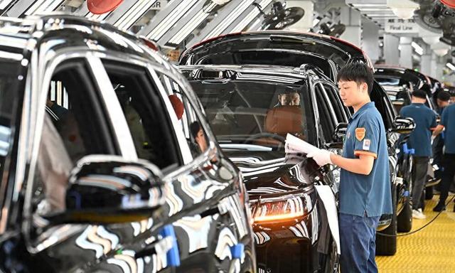 中方失去耐心，反制正式开始，马克龙选好主战场，27国已收到请求