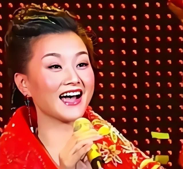 宋祖英和老友在北京观看京剧《穆桂英挂帅》