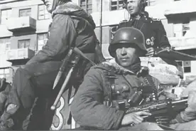 大德意志装甲师才是德军的典范，帝国师、骷髅师都要往后稍稍。图片