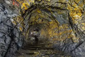 世界上黄金最多的金矿，矿藏量高达4500吨，为何70年都没人去挖？图片