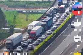 全国6座城市高速堵车，广州车主月饼吃完了：9个小时出不了广东图片